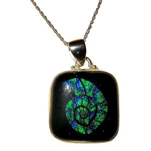 Art Glass Dichroic Glass Nautilus Pendant Necklace In Sterling Silver NWOT